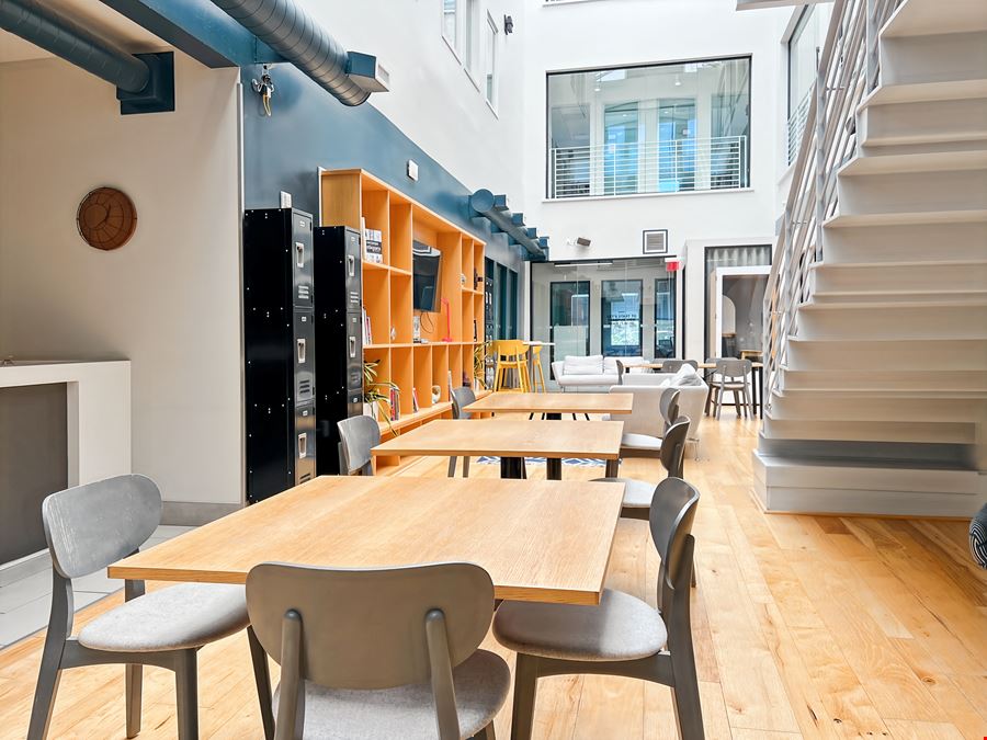 CA, Los Angeles - Spaces Santa Monica