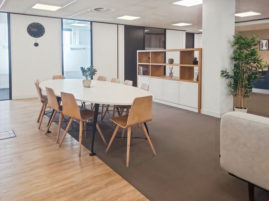 Regus - Derby Square