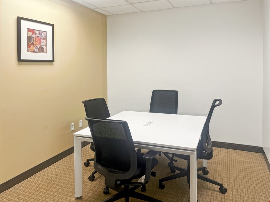 FL, Vero Beach – Miracle Mile Plaza