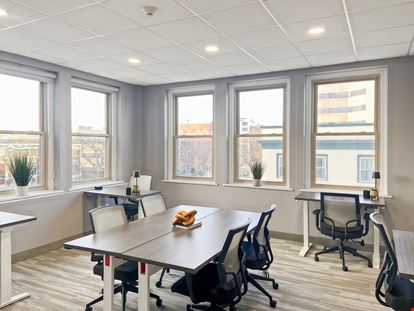 Regus - Manchester - 1087 Elm Street