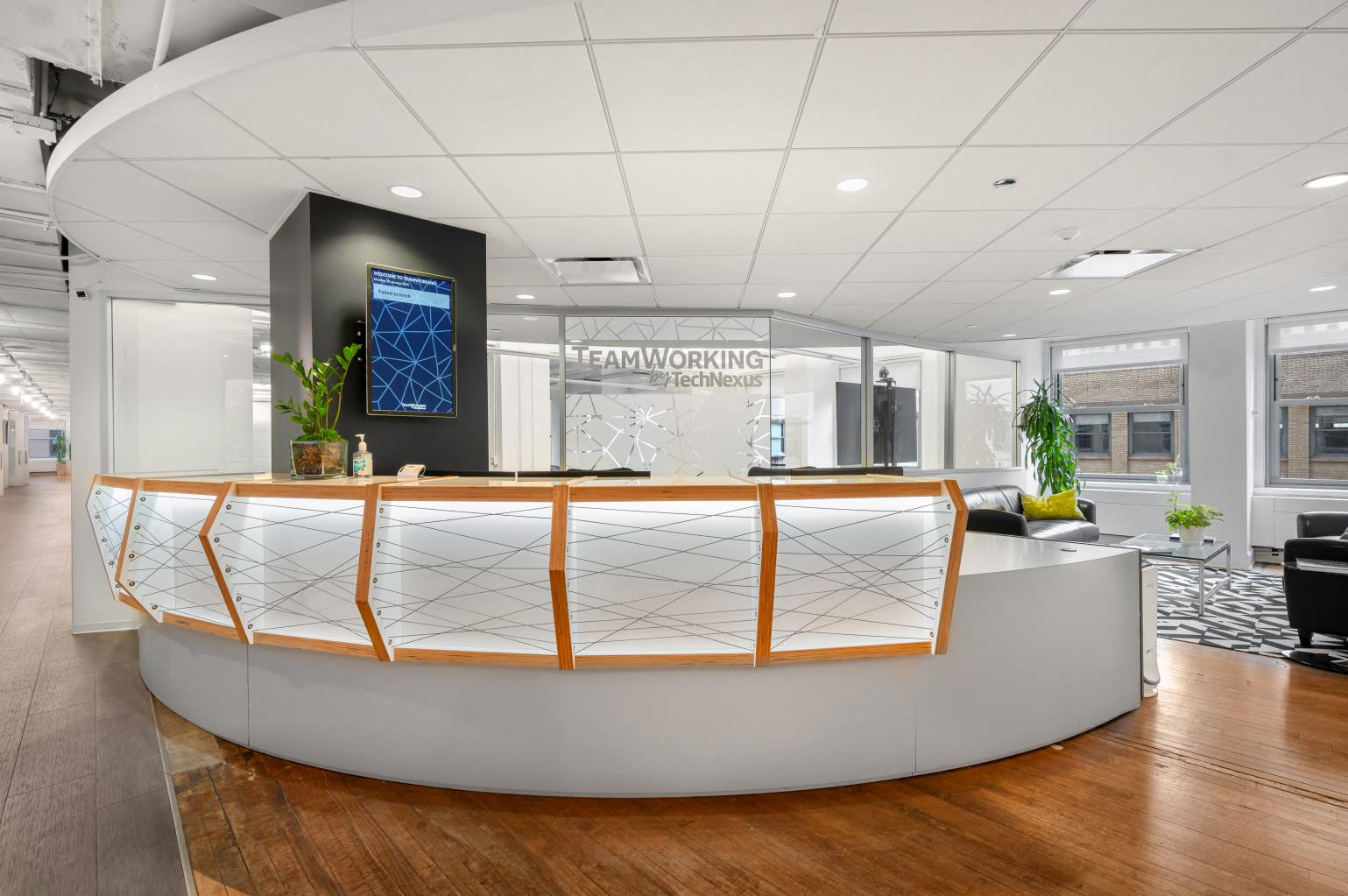 Shared Workspaces at 20 North Upper Wacker Drive, Chicago Shared Workspaces at 20 North Upper Wacker Drive, Chicago