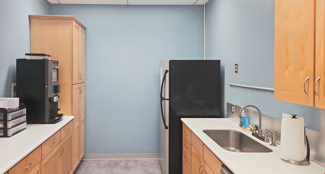 NC, Greensboro - W Friendly Ave