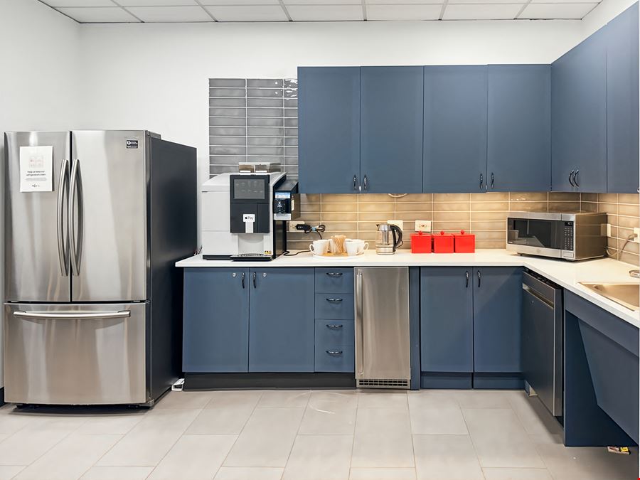 Regus - Alexandria - 211 N Union