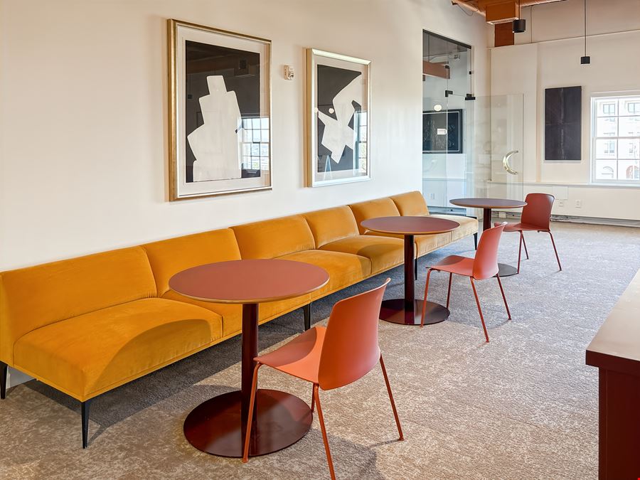 NE, Omaha - 2027 Dodge St