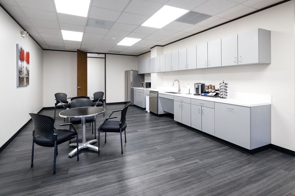 Uptown Office 4801 Woodway Drive