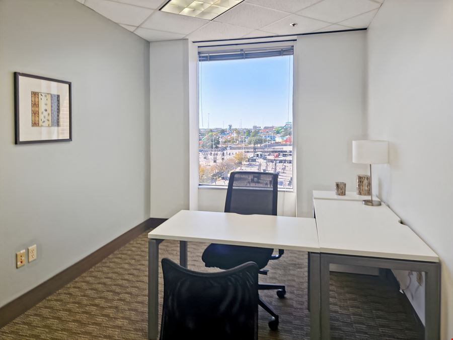 Regus - Arlington - Ballpark Way