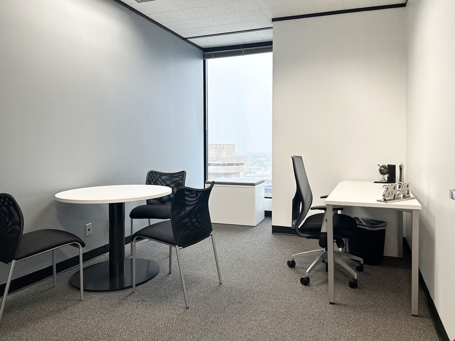 LA, New Orleans - Energy Centre Building