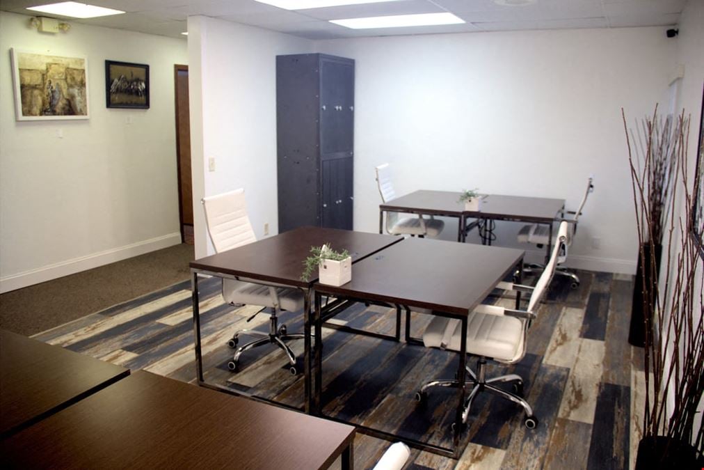 Event & Seminar Room #103 – Private Space with Refreshment Area (Up to 6 Guests)
