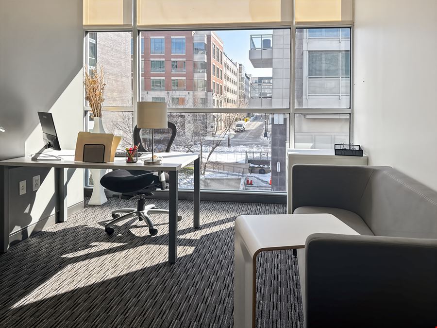 Regus - National Harbor –