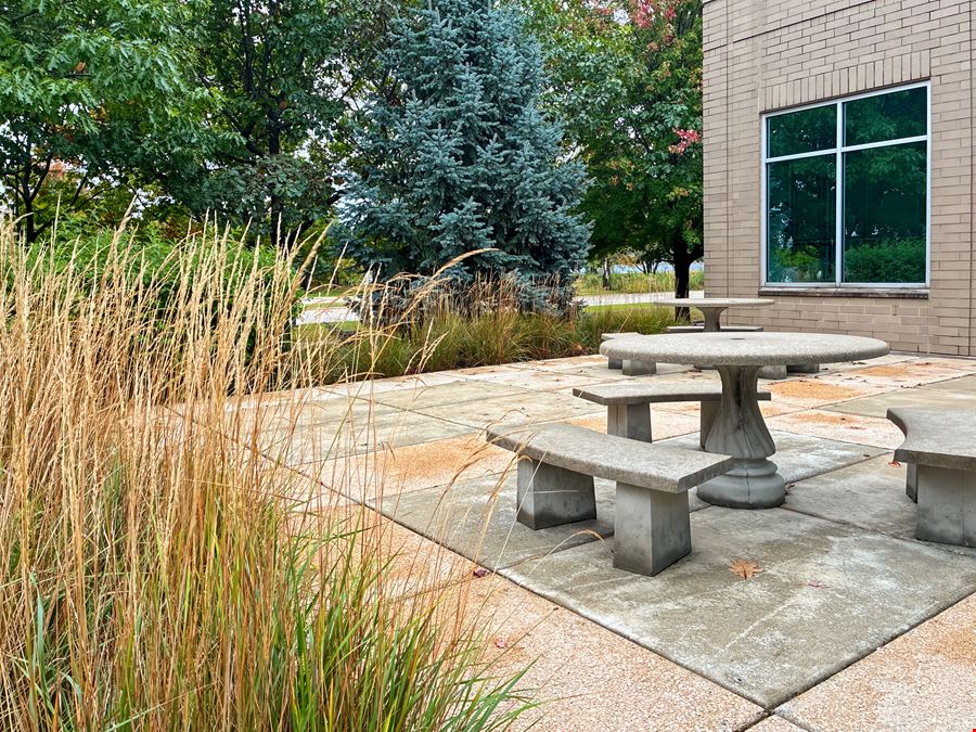 IL, Hoffman Estates - Prairie Stone Pkwy