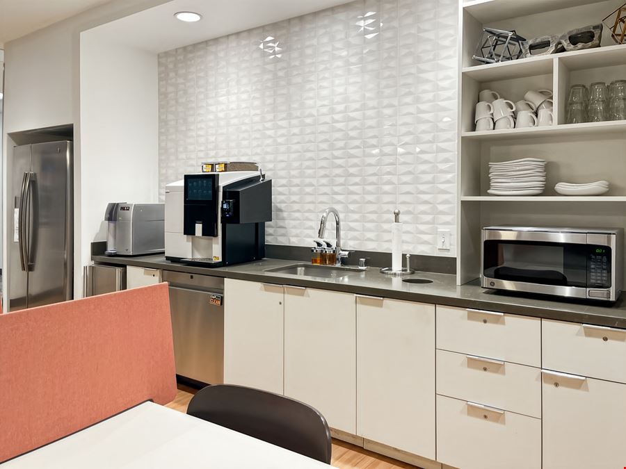 CA, Newport Beach - 5000 Birch Street