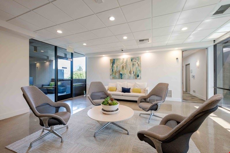 2082 Michelson Executive Suites