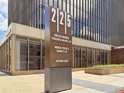 Regus - San Diego - 225 Broadway