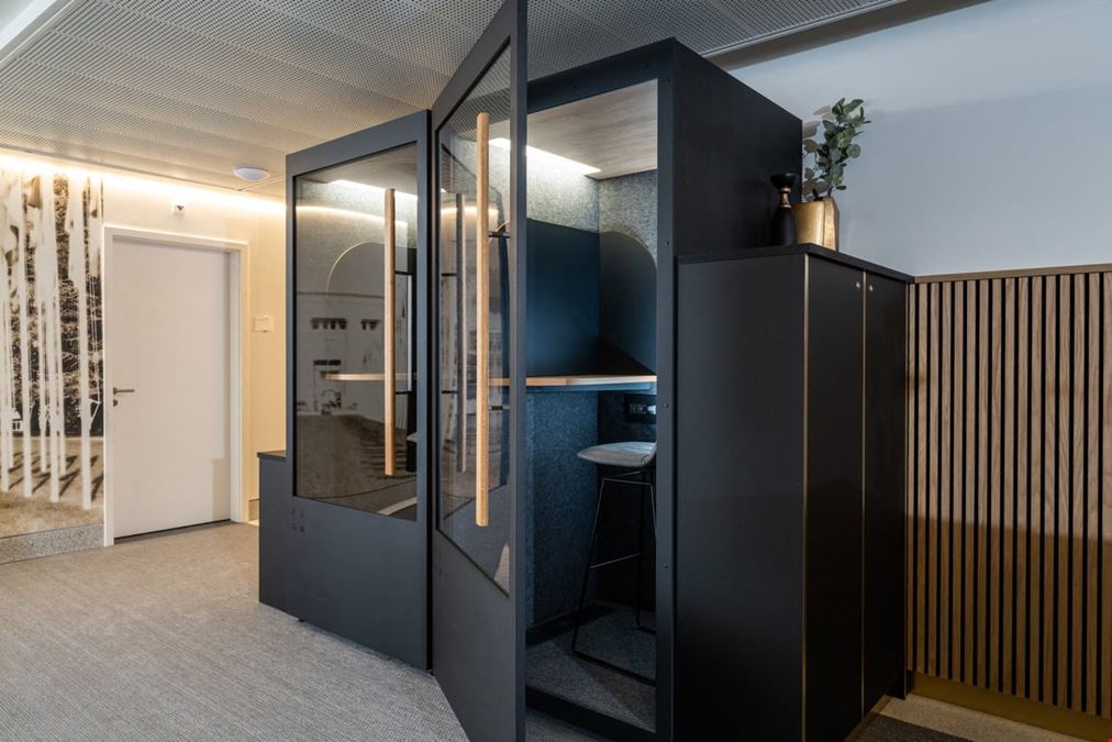 Satellite Office - Hotel de Banque