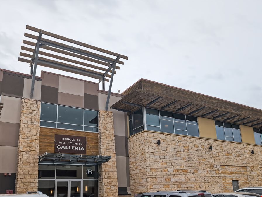 TX, Bee Cave - Hill Country Galleria