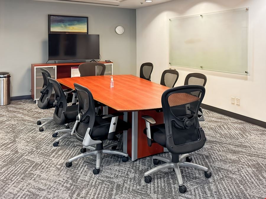 CA, Ontario - One Lakeshore