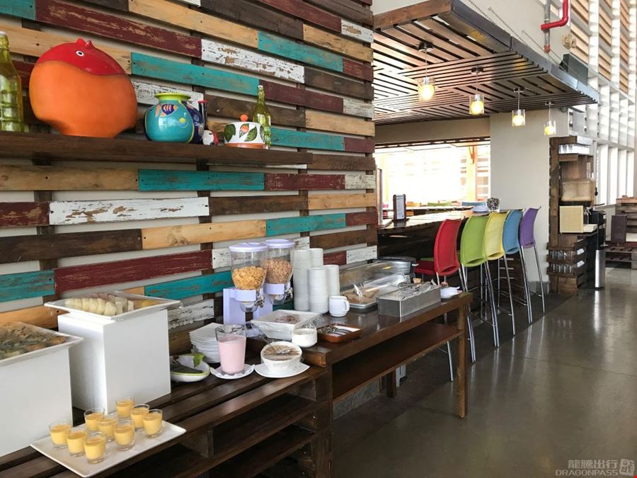 Aeropuertos VIP Club Seymour Airport Main Terminal