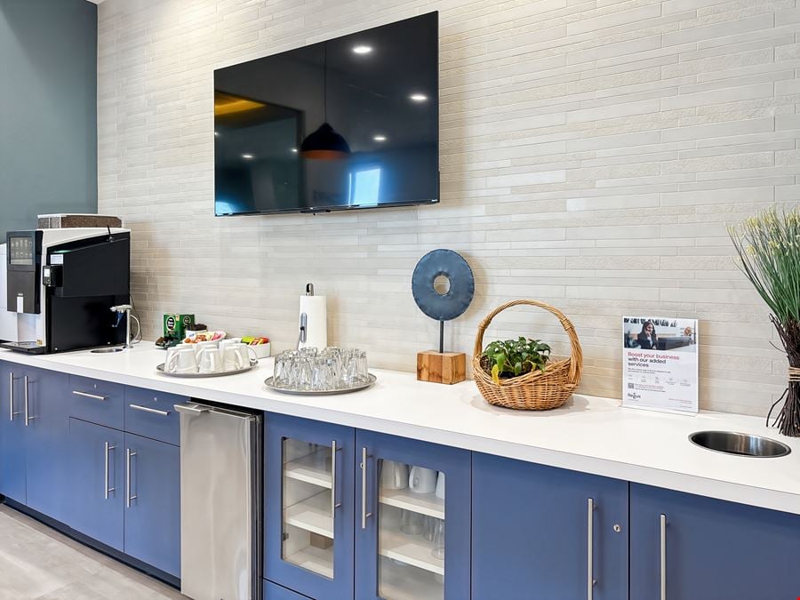 Regus - Naperville - Main Street Promenade