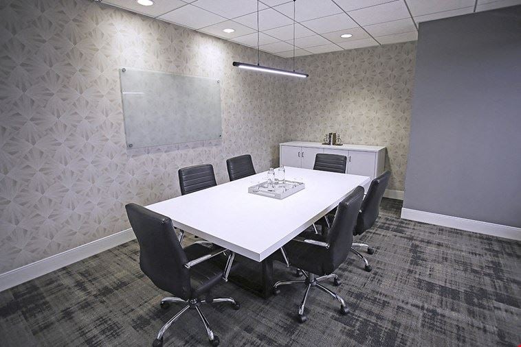 6 Person Meeting Room