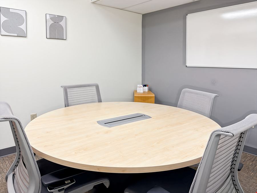Regus - Bowling Green - 922 State Street