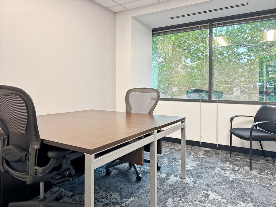 MD, Bethesda - Democracy Plaza