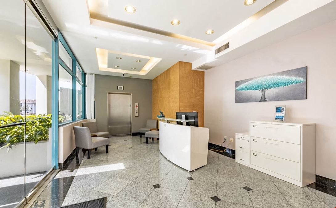 Large Meeting Room | Half Day Rental