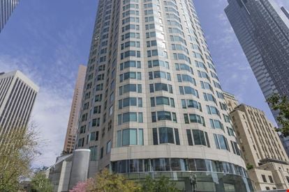 Regus - US Bank Tower