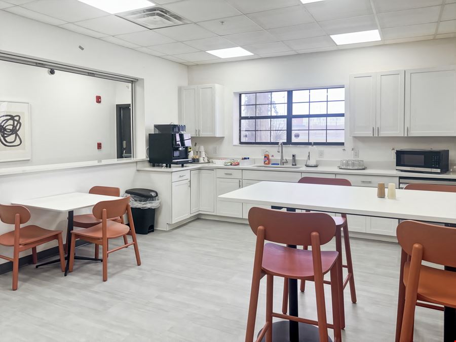 Regus - Largo - East Bay Dr