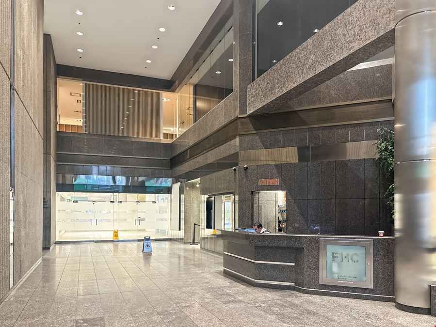 Regus - Toronto - Queen & Bay