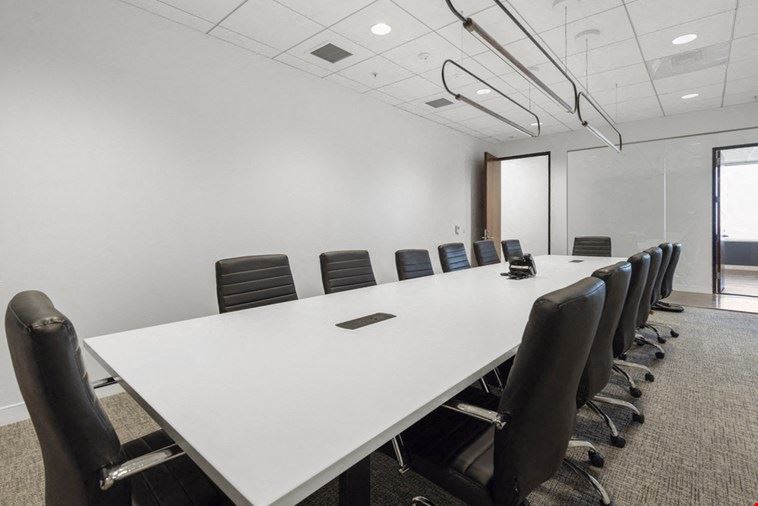 14 Person Meeting Room