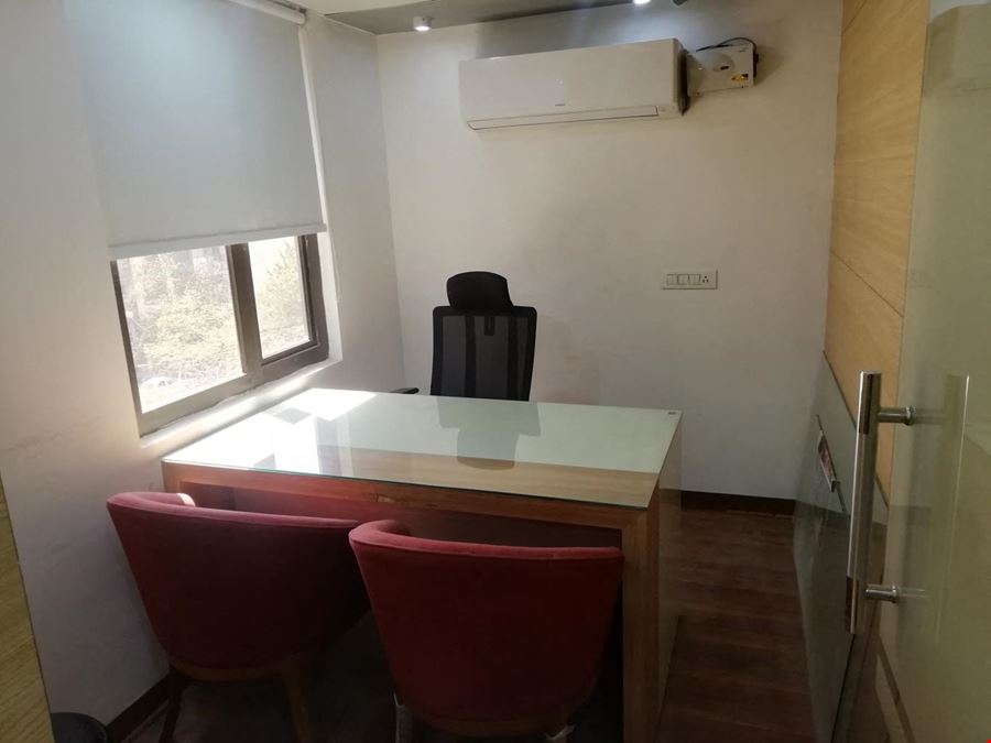 Aarna Coworking & Business Hub - Trinity Mall