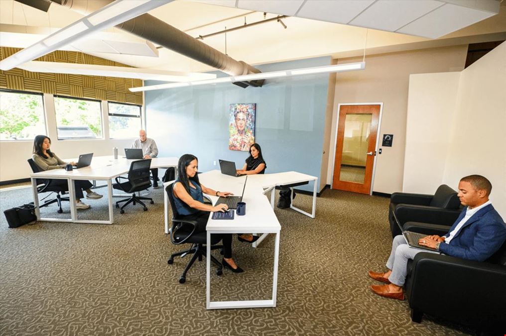 BrightWorks Coworking - Forest Cove