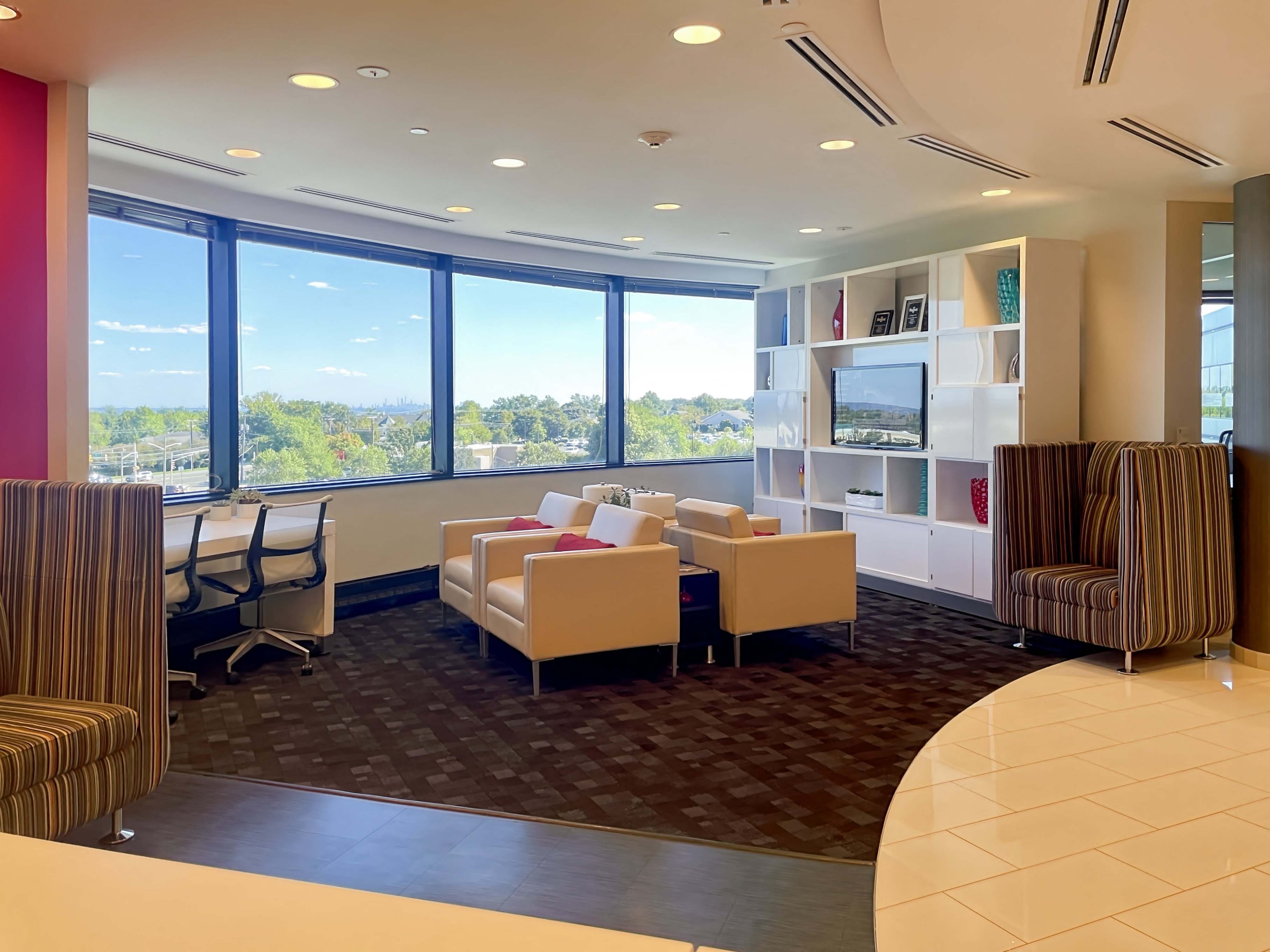 Shared workspaces at Regus - 50 Tice Blvd | CoworkingCafe