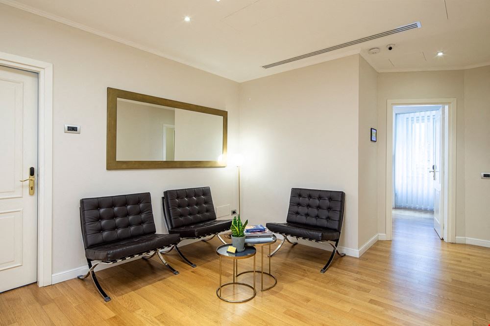Office Club - Monte Napoleone