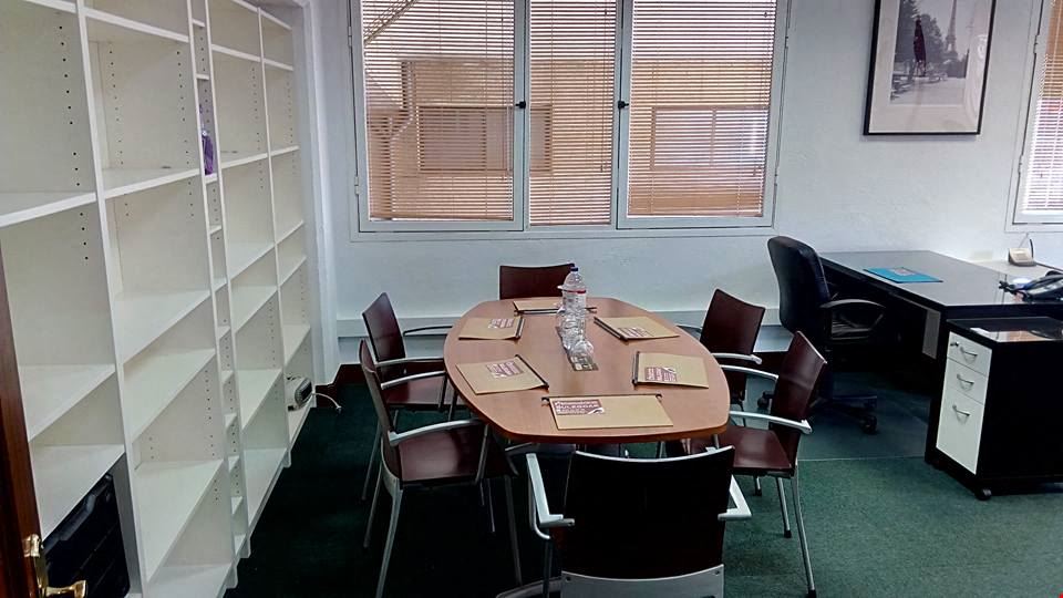 BULEGOAK: Business Center