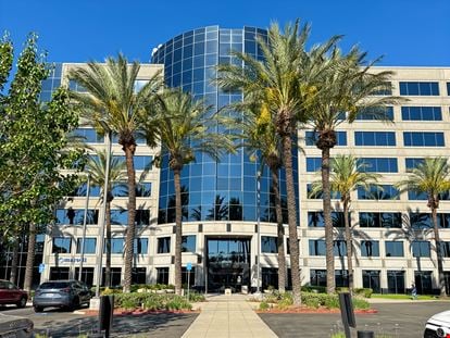 CA, Ontario - One Lakeshore