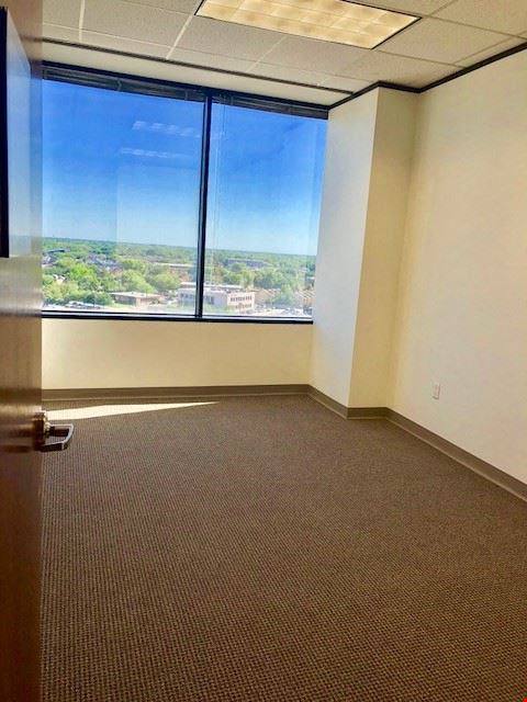 6671 Southwest Freeway