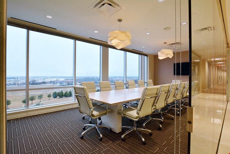 16 Person Meeting Room
