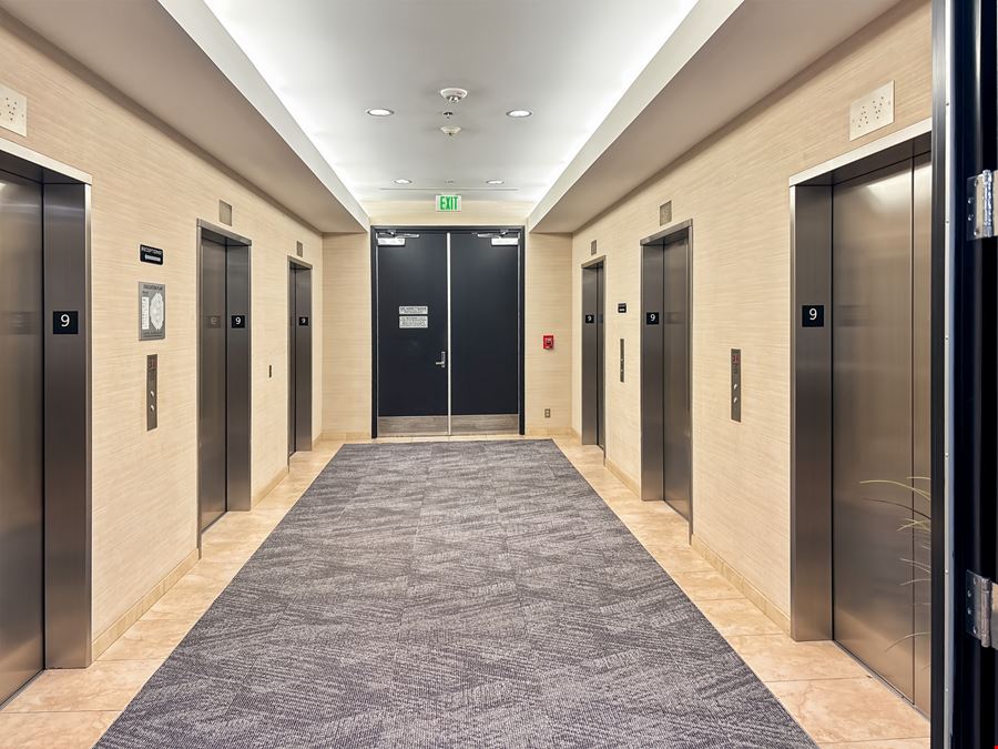 CA, Oxnard - Topa Financial Plaza