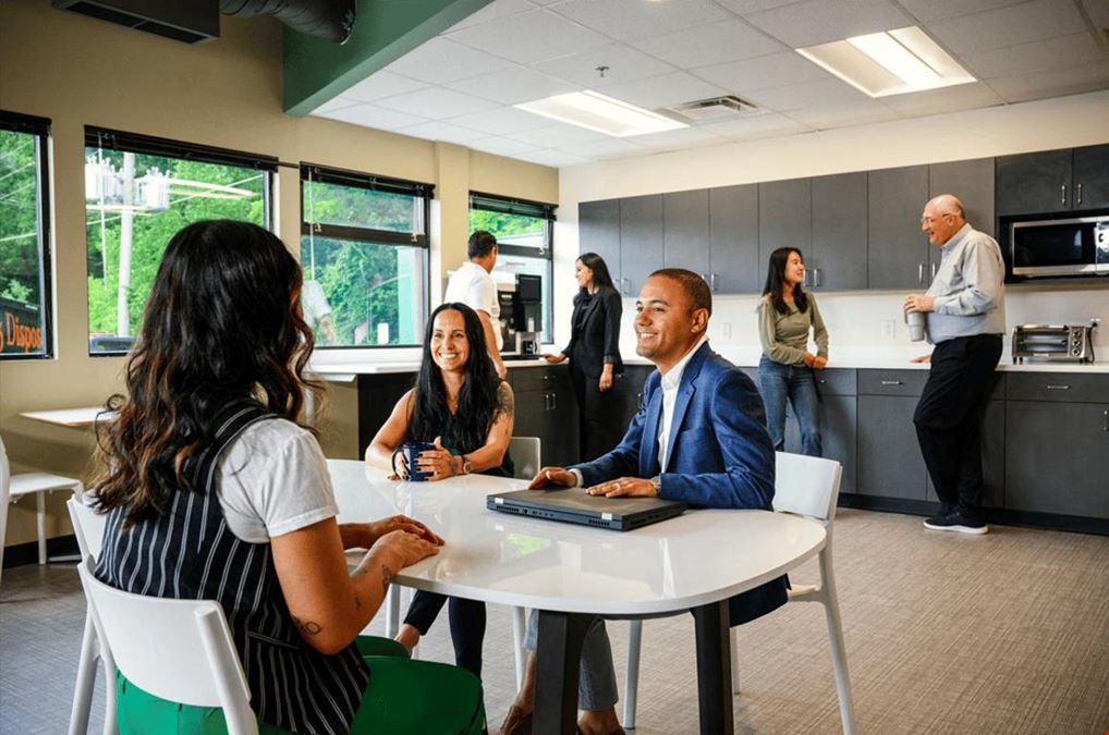 BrightWorks Coworking - Forest Cove