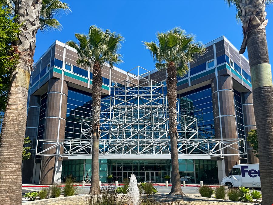 CA, Santa Clara - Techmart Center