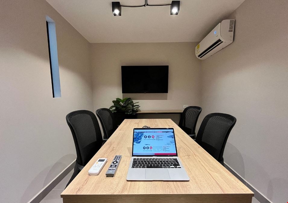 Reset (Hotel-Coworking-Cafe)