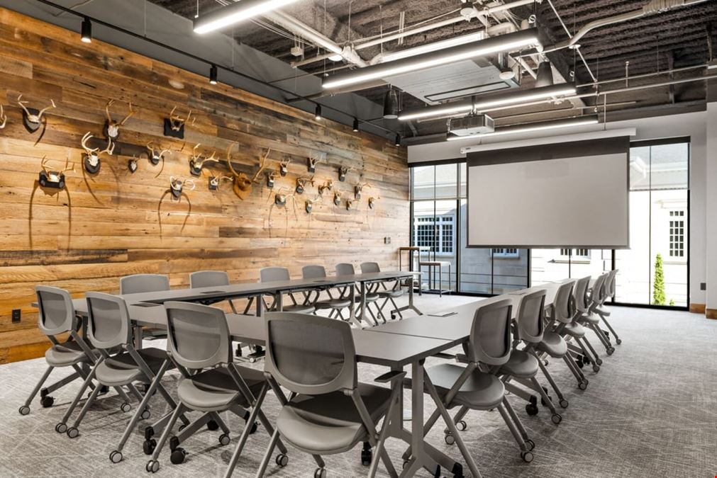 Roam Peachtree Corners