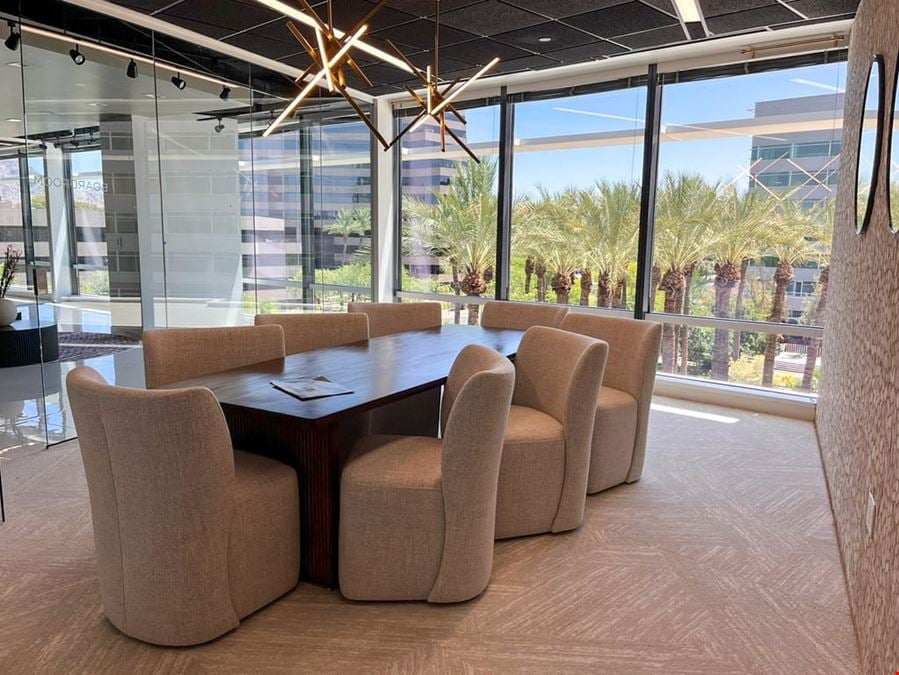 Lucid Private Offices - Camelback/Biltmore