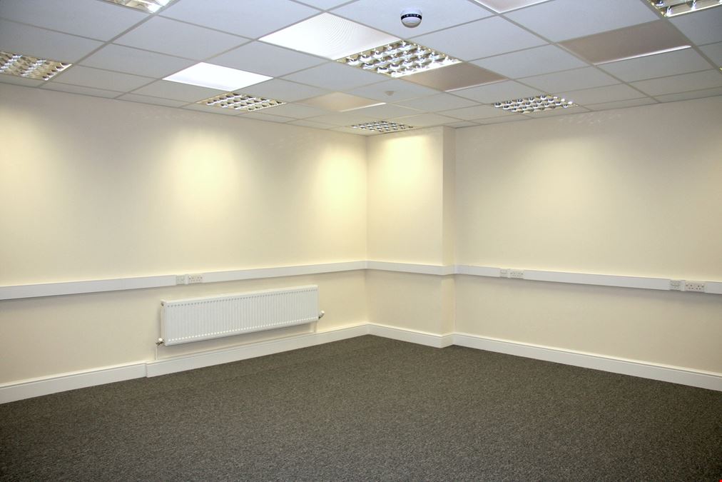 Storage Giant - Leeway Court