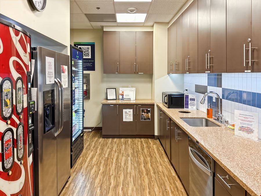 Regus - Miami Lakes - West