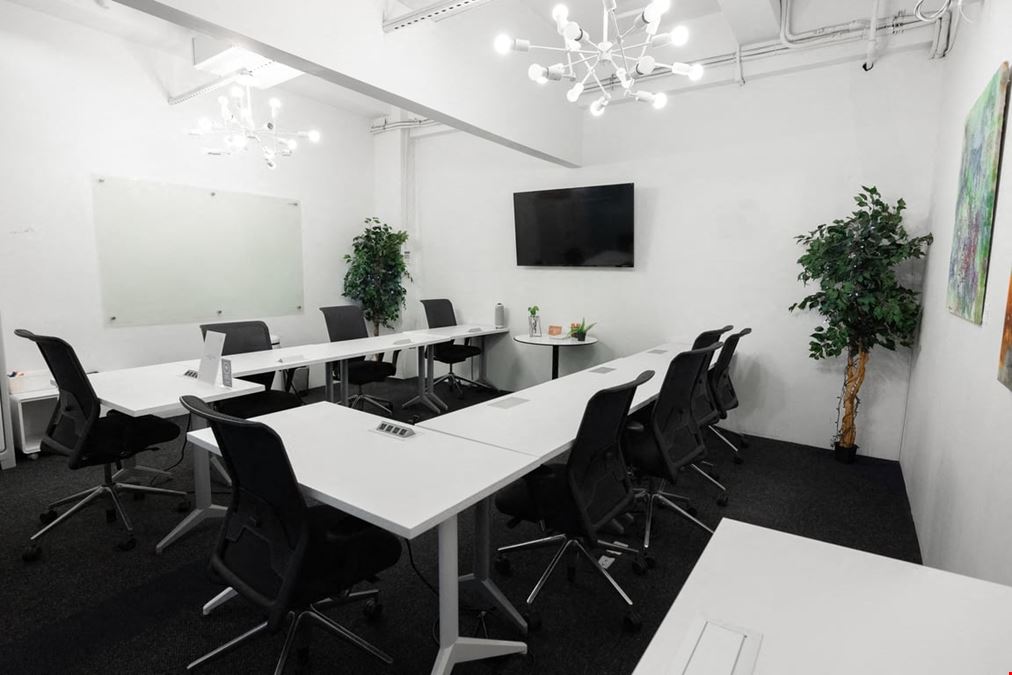 Nomad Boardroom 2