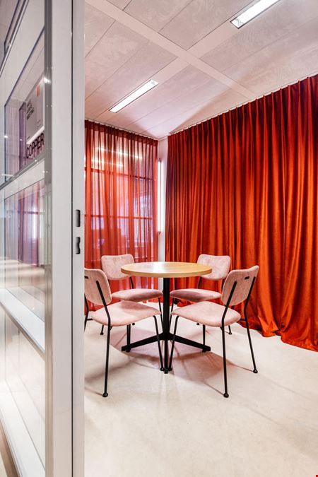 Silversquare  Louise