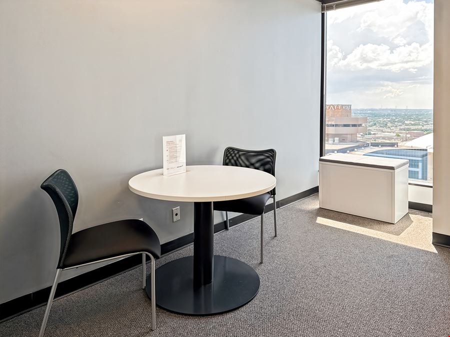 LA, New Orleans - Energy Centre Building