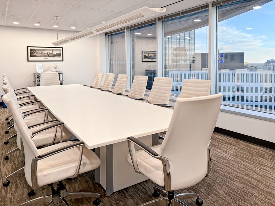 Regus - Winnipeg – 201 Portage Avenue